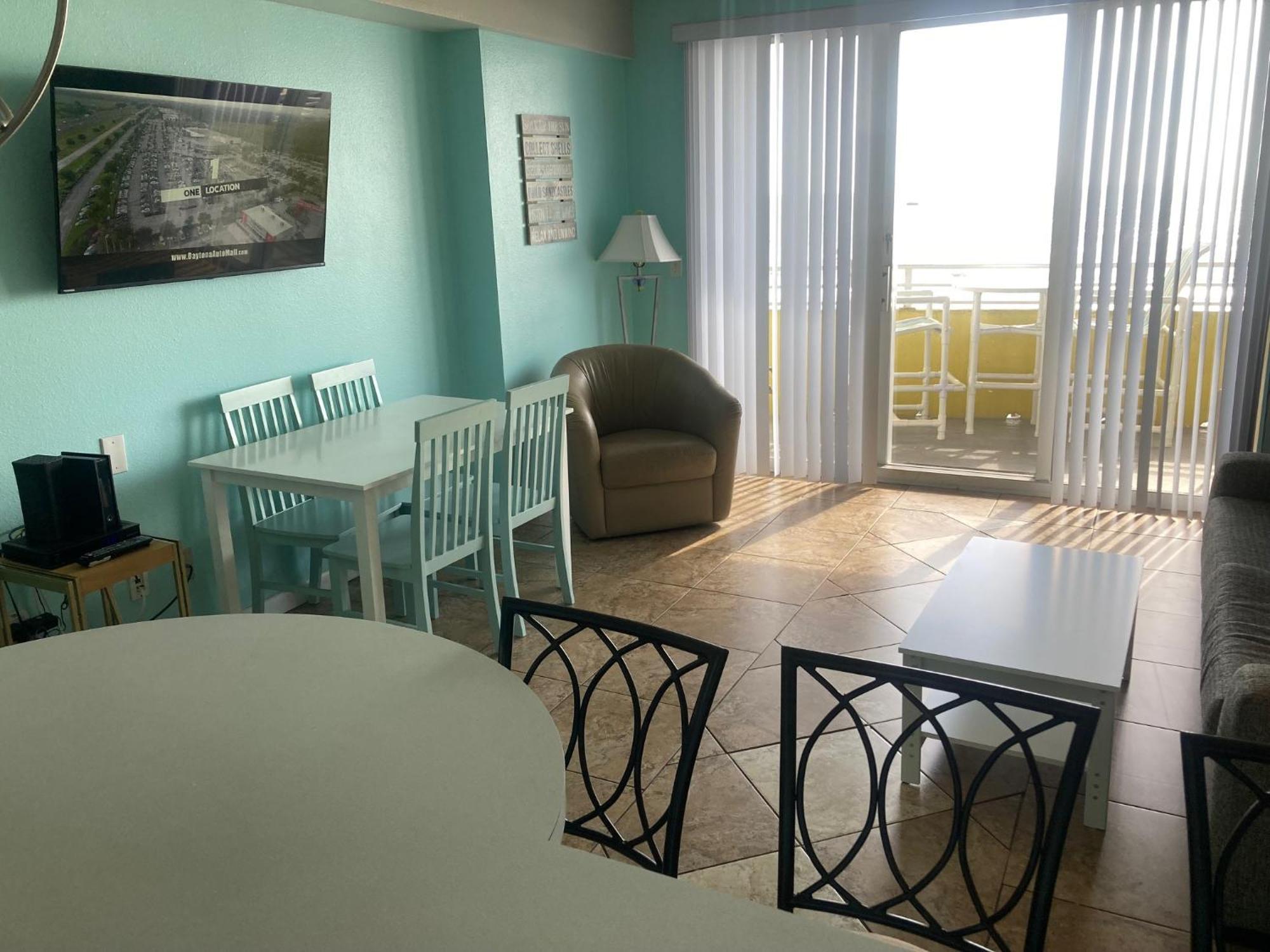 Ocean Walk Resort - Breathtaking Ocean Front View เดย์โทนาบีช ภายนอก รูปภาพ